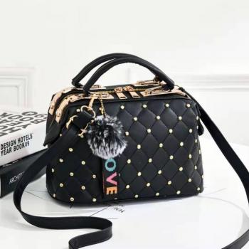 Fashion Rivet Casual Korean Style Shoulder Bag For Women