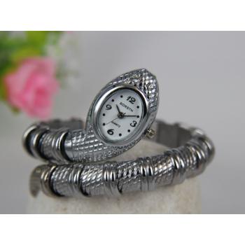 Luxurious Personality Rhinestone Bracelet Watch