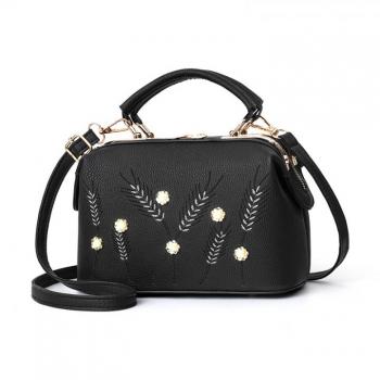 Messenger Fashion Casual Bag European Style Metal Handbag